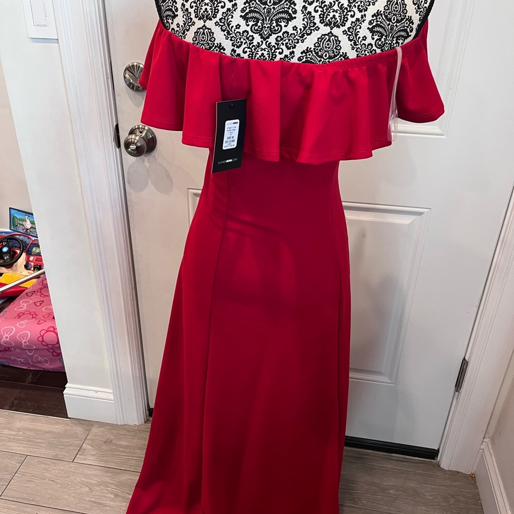 Red Holiday Chasing’ Love Ruffle Dress - Picture 8 of 11